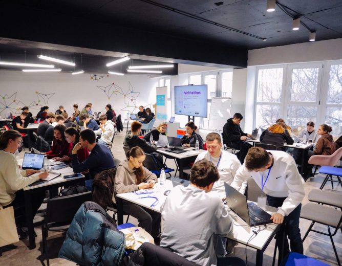 Echipa CARTERA la Hackathonul „Soluții pentru combaterea dezinformării în mediul online”